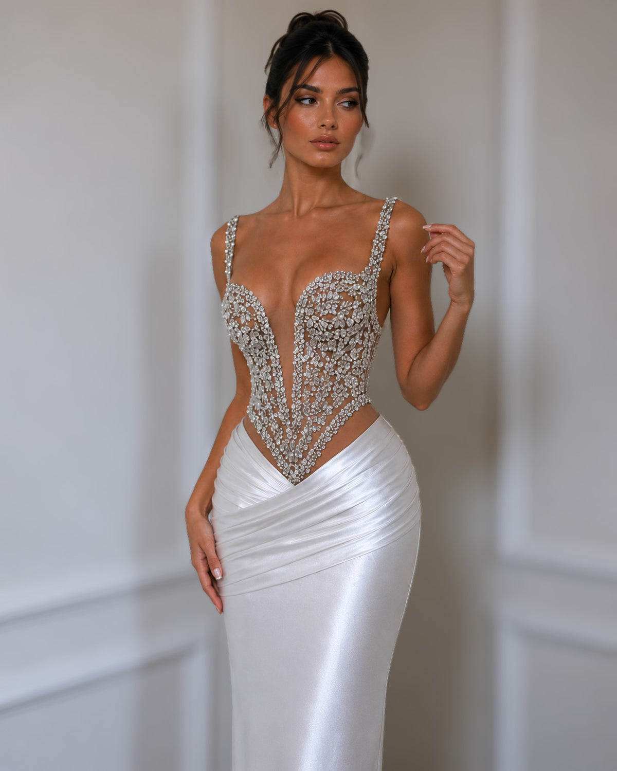 Robe colonne blanche à corset et cristaux – ensemble couture 2 pièces