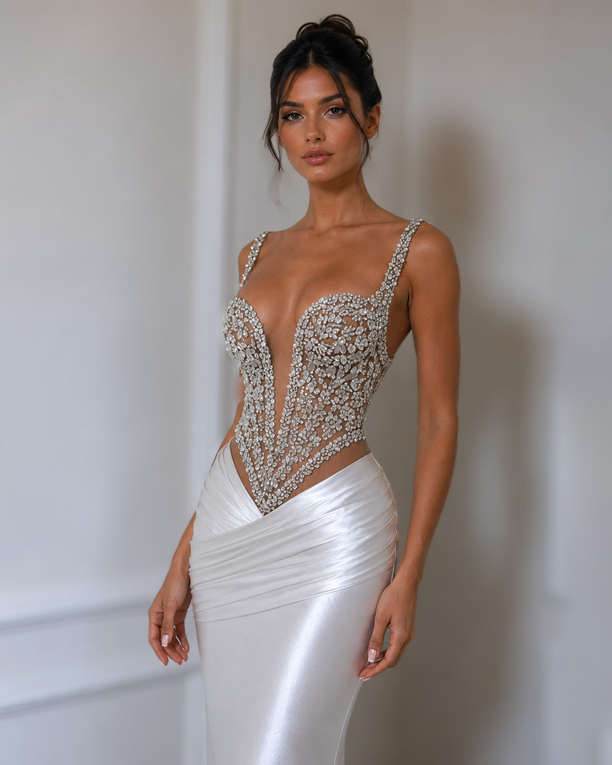 Robe colonne blanche à corset et cristaux – ensemble couture 2 pièces