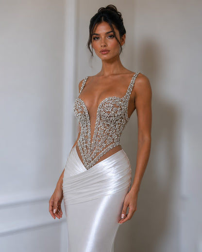 Robe colonne blanche à corset et cristaux – ensemble couture 2 pièces
